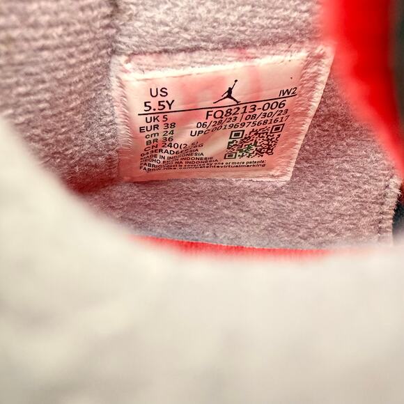 Nike Jordan 4 Retro Bred Reimagined Shoes Size 5.5Y Women's 7 Black Leather - Picture 7 of 7